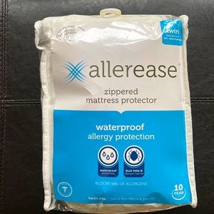 Allerease zippered mattress protector twin